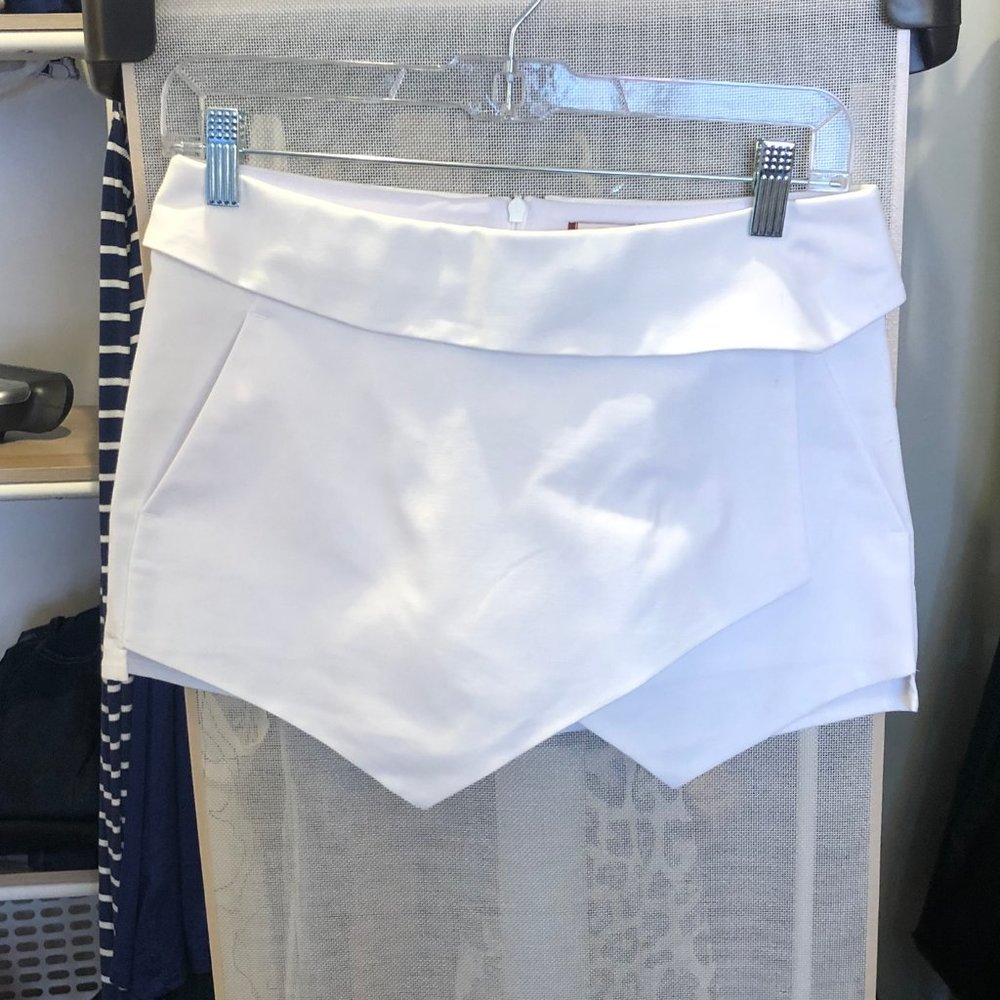 Aritzia Sunday Best Berkley Skort
